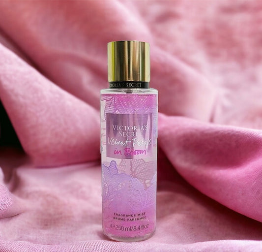 Victoria's Secret Velvet Petals in Bloom Mist 250 ml
